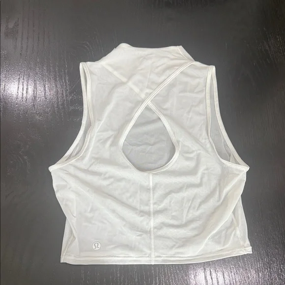 Lululemon Athletica Keyhole Mesh Tank - Like New - Picture 2 of 2
